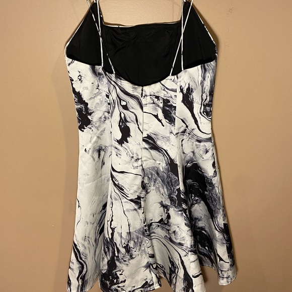 NEW KEEPSAKE Strappy cocktail dress US:S mirror design - Picture 4 of 6